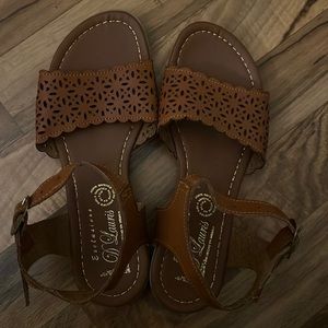 Brown sandals (size 7)